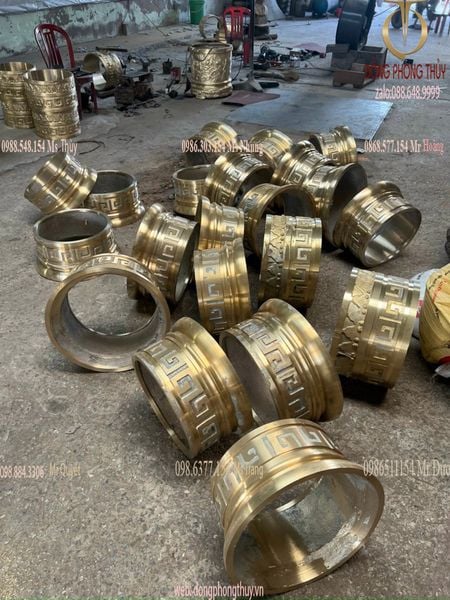 chân cột bằng đồng 500k/1kg