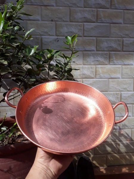 Chảo bằng đồng gò thủ công