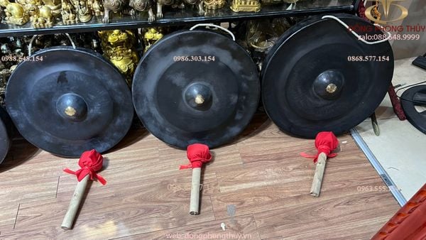 Bộ 12 chiếc chiêng đồng - chiêng Mường
