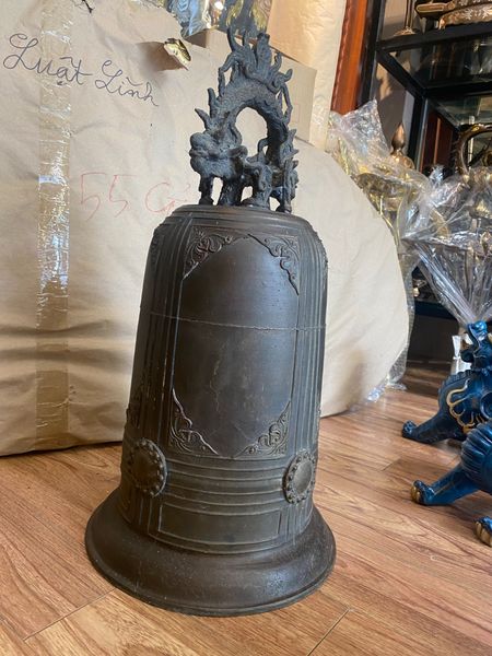 Chuông đồng nặng 14,5kg cao 55 đk 21cm mép dưới 26,5cm