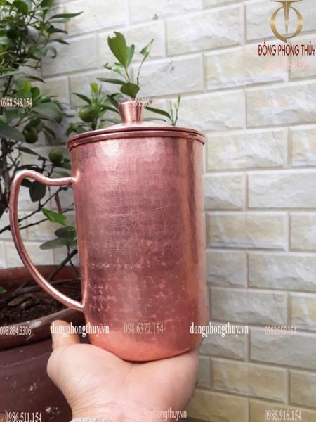 Cốc nước bằng đồng đỏ gò thủ công cao 15 rộng 10cm