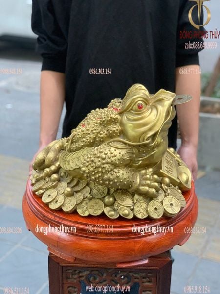 Cóc thiềm thừ cao 31cm ngang 37cm dài 46cm nặng 12kg