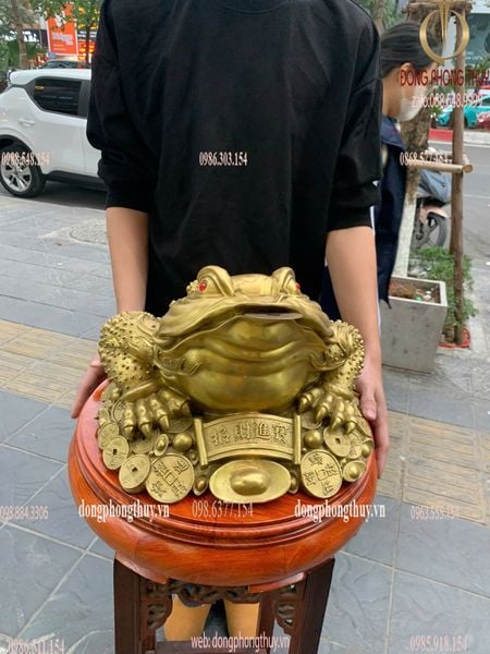 Cóc thiềm thừ cao 31cm ngang 37cm dài 46cm nặng 12kg