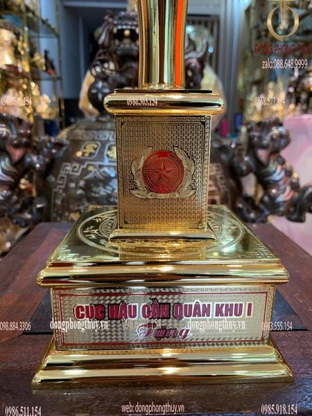 Cột cờ quân đôi mạ vàng 24K