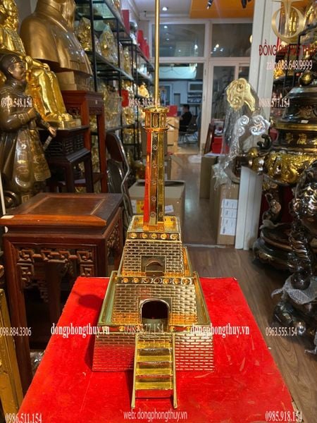 Cột cờ bằng đồng mạ vàng 24k Cao 80cm ngang sâu 15cm nặng 6.5kg