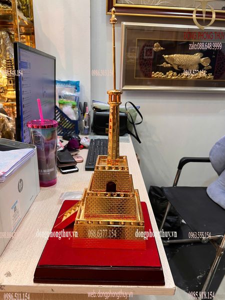 Cột cờ Hà Nội bằng đồng mạ vàng 24k