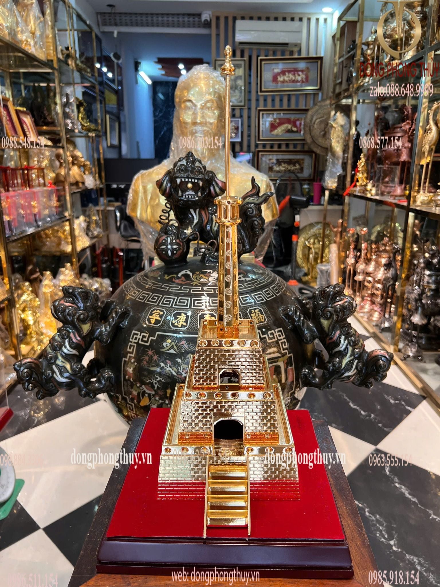 Cột cờ Hà Nội mạ vàng 24k