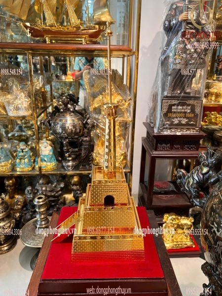 Cột cờ Hà Nội bằng đồng mạ vàng 24k
