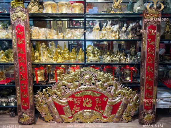 Cuốn thư câu đối bằng đồng đỏ dát vàng nano