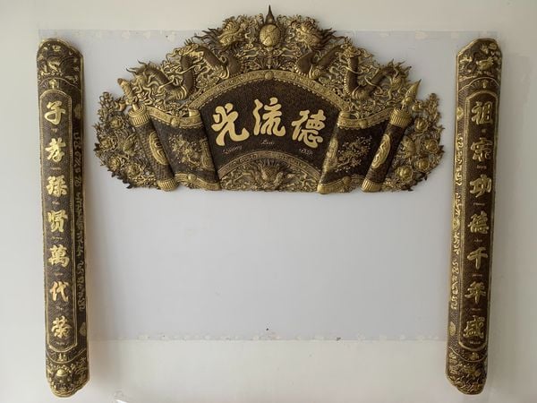 Cuốn thư câu đối bằng đồng 1m76 màu hun giả cổ hàng đẹp