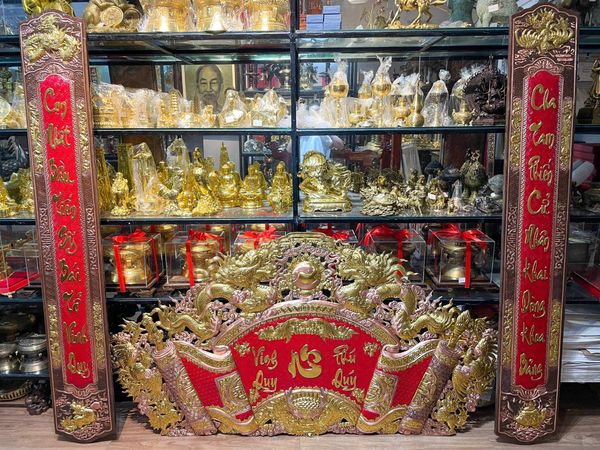 Cuốn thư câu đối bằng đồng đỏ dát vàng nano