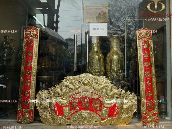 Cuốn thư câu đối bằng đồng 1m55 nặng 10,5kg dát vàng