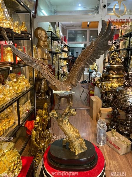 Quà tặng sếp: Tượng đại bàng bằng đồng cao 72cm ngang 46cm nặng 14.5kg