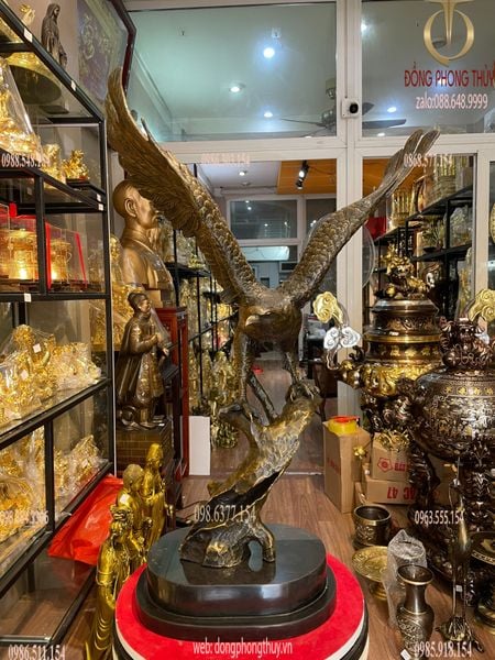 Quà tặng sếp: tượng đại bàng bằng đồng cao 72cm ngang 47cm nặng 15kg
