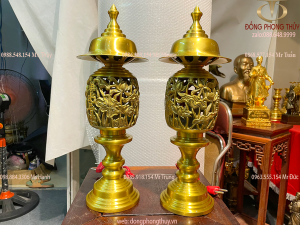 Đôi đèn thờ bằng đồng cattut nguyên chất