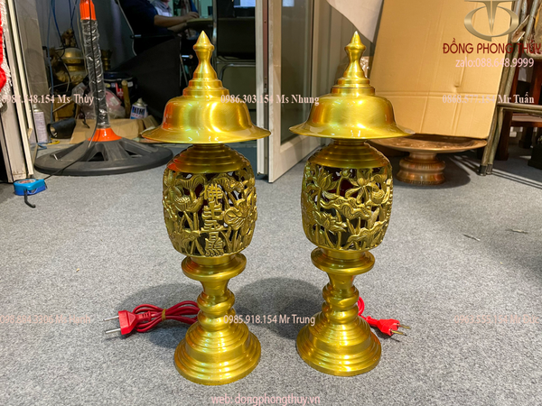 Đôi đèn thờ bằng đồng cattut nguyên chất