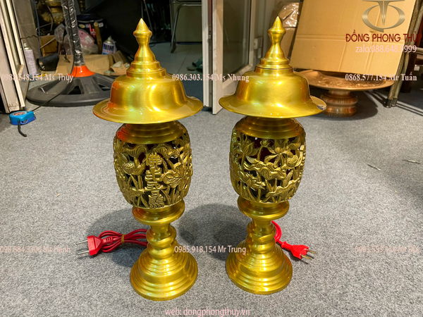 Đôi đèn thờ bằng đồng cattut nguyên chất
