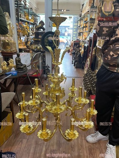 Dát vàng đèn trần