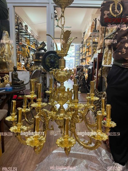 Dát vàng đèn trần