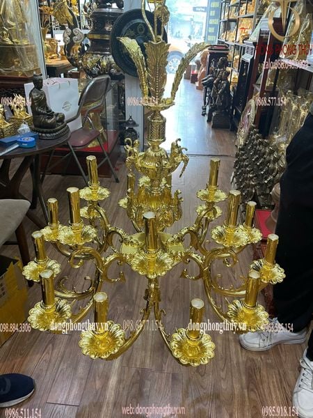 Dát vàng đèn trần