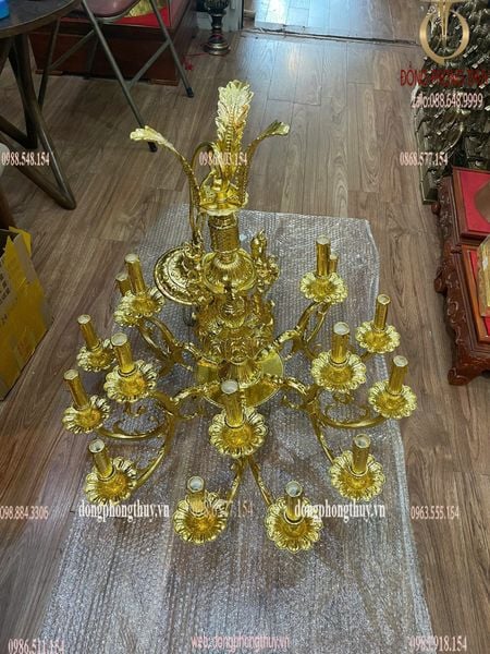 Dát vàng đèn trần