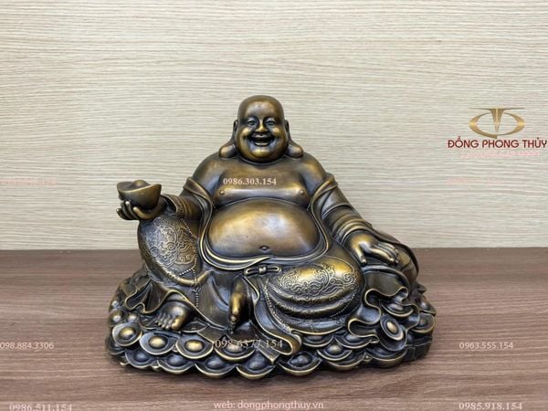 Tượng Di lặc đế tiền bằng đồng cao 20 ngang 26 sâu 17 màu hun nâu