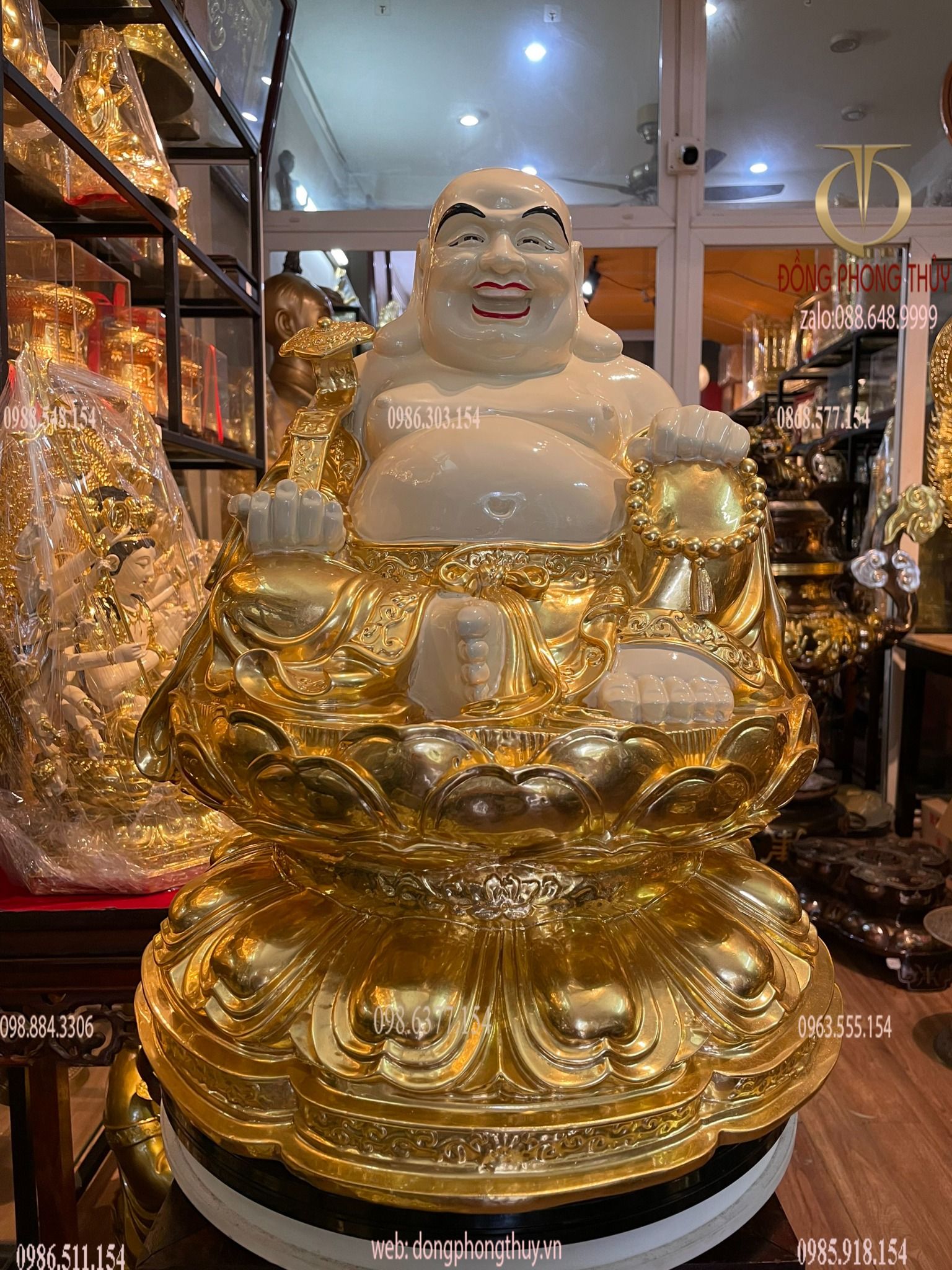 Tượng Di Lặc tọa đài sen dát vàng vẽ màu cao 50cm