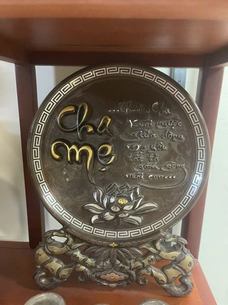 Đĩa cha mẹ khảm ngũ sắc