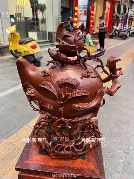 Lư quả đào bằng đồng mẫu cổ
