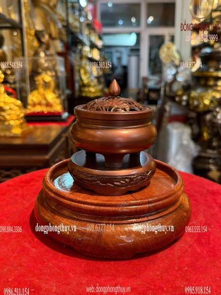 Lư đốt trầm đế bằng đồng màu cổ