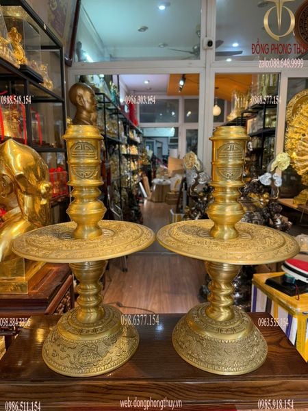 Đôi chân nến đồng cát tút