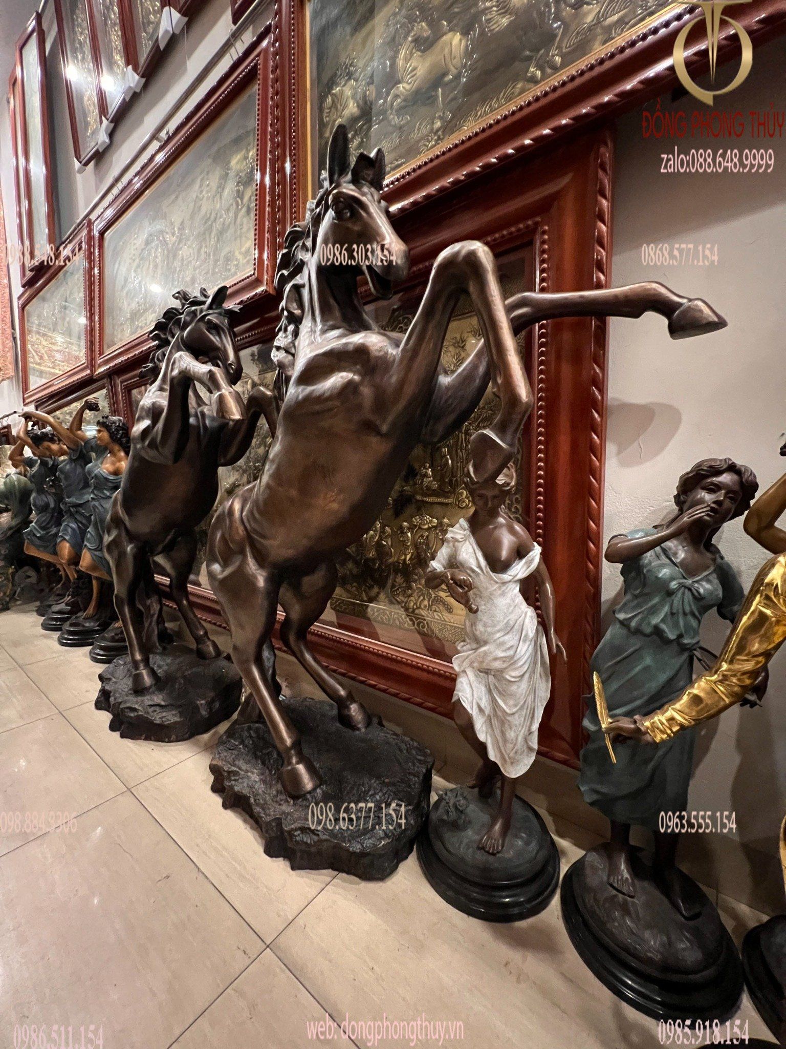 Đôi ngựa đồng