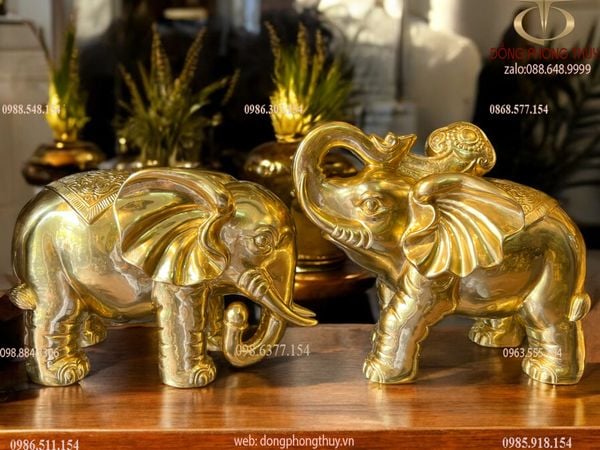 Đôi voi bằng đồng dát vàng 24k cao 26 dài 31 ngang 17 nặng 5,2+4,7kg