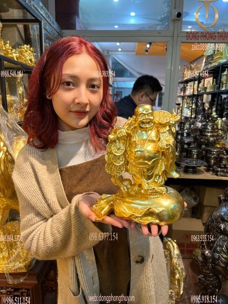 tượng phật di lặc đứng bị gánh bao tiền bằng đồng dát vàng 24k Cao 24,5 nặng 2,7kg