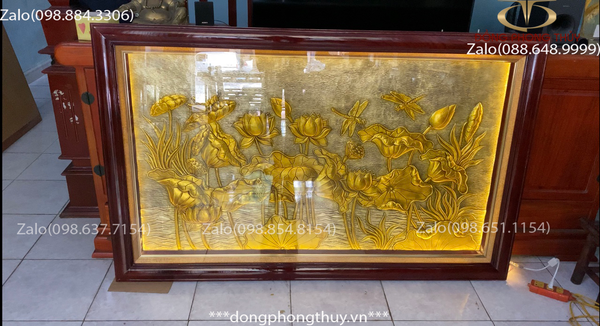 Tranh hoa sen bằng đồng 1m07*1m73