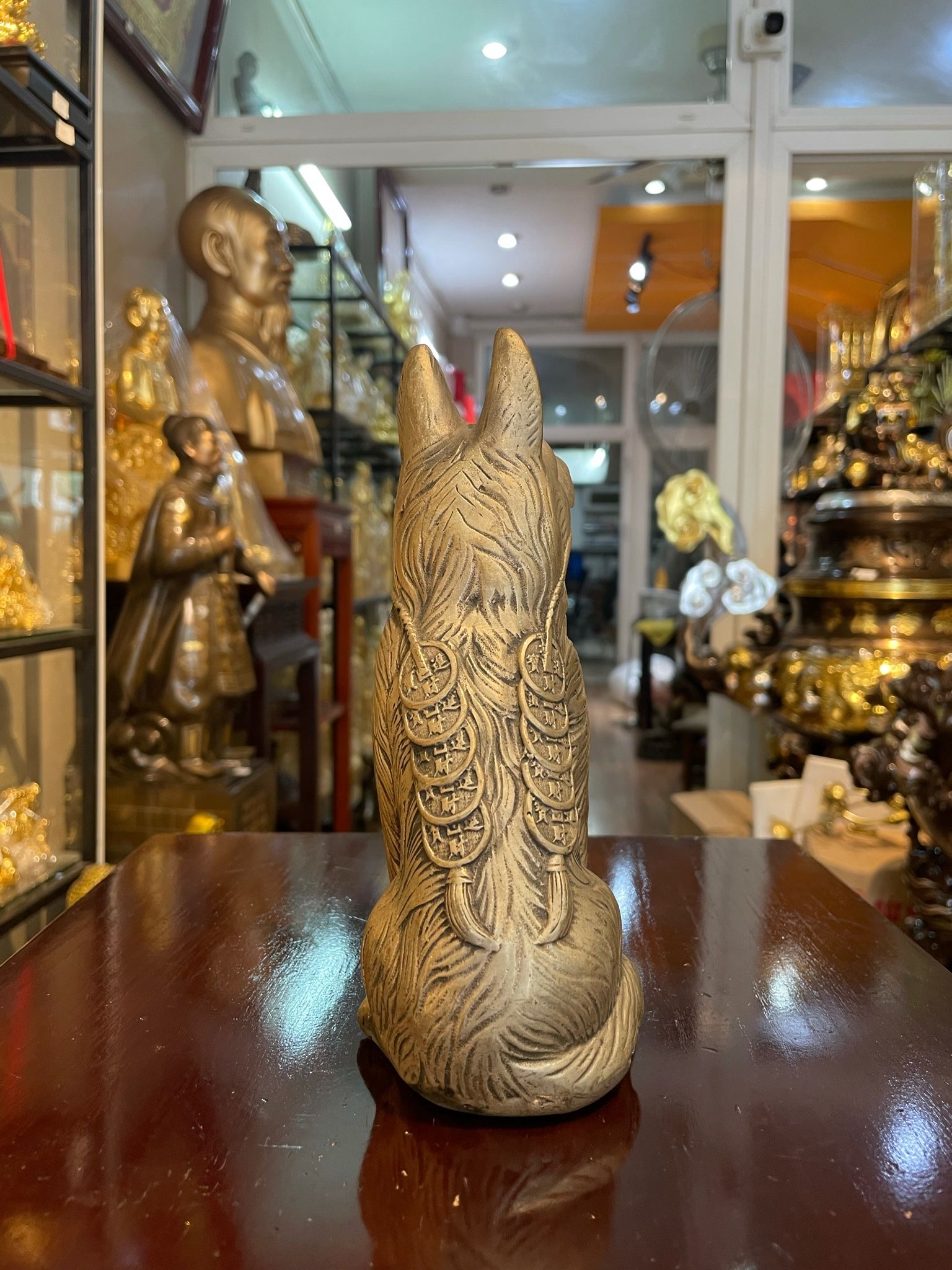 Tượng chó bằng đồng