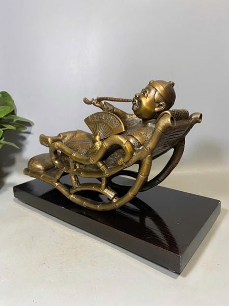 Tượng Quản gia cao 20 ngang 37 nặng 6.5kg