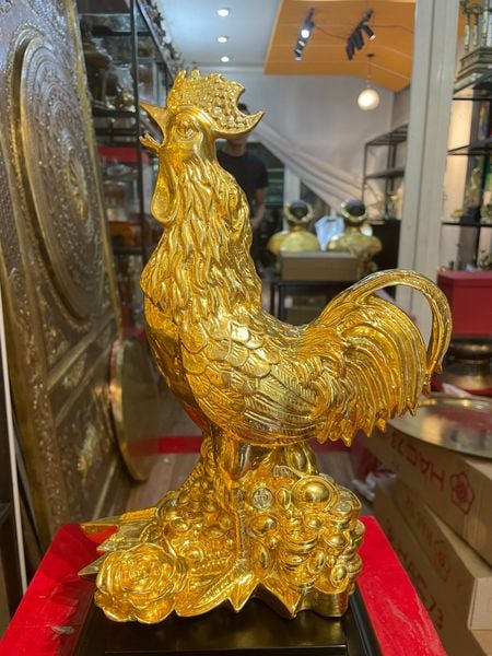 Gà phong thủy đứng tiền dát vàng 24k cao 30cm