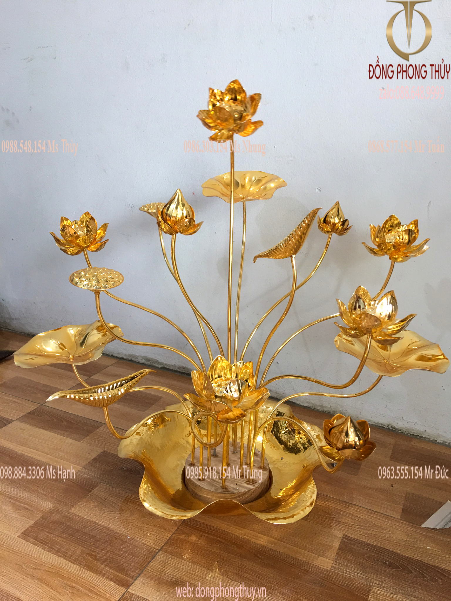 Hoa sen đồng Đại Bái mạ vàng 24k