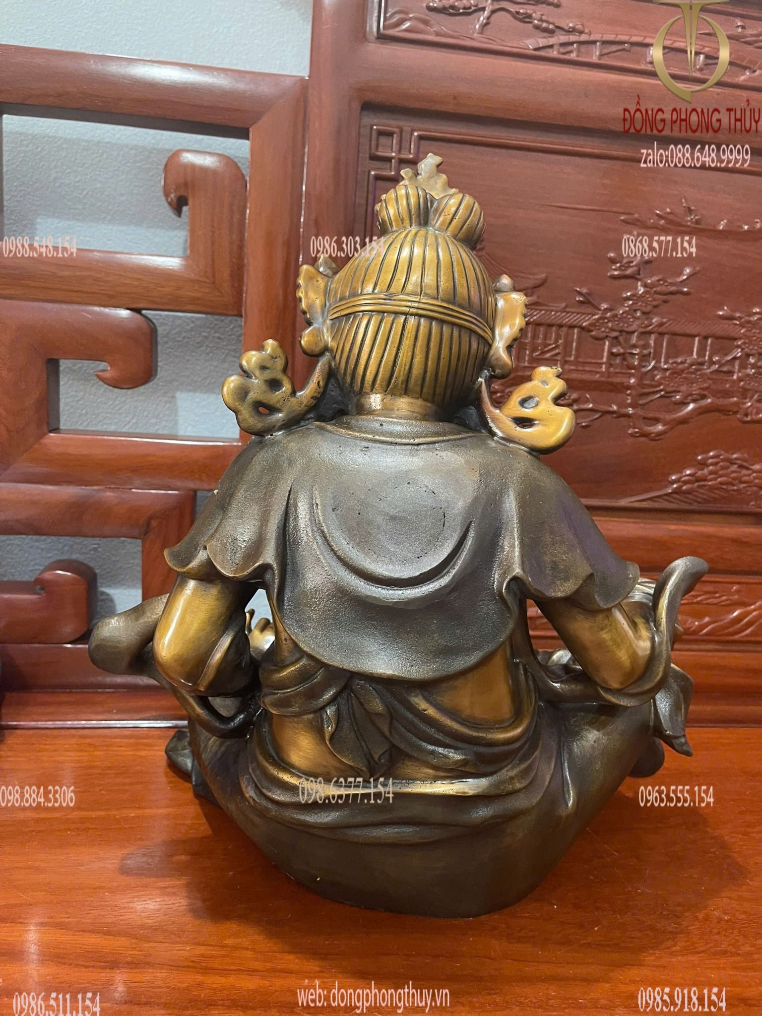 Tượng Ông Hoàng Thần Tài