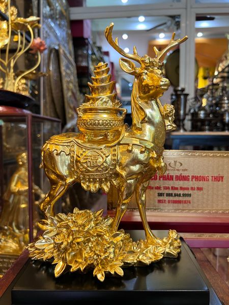 Hươu decor cõng hũ vàng bằng đồng dát vàng 24k