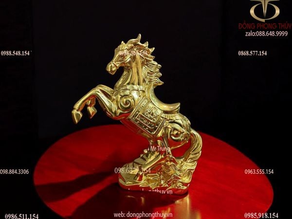 Tượng ngựa mạ vàng 22 ngang 19 sâu 8 nặng 1,4kg bằng đồng dát vàng 24k