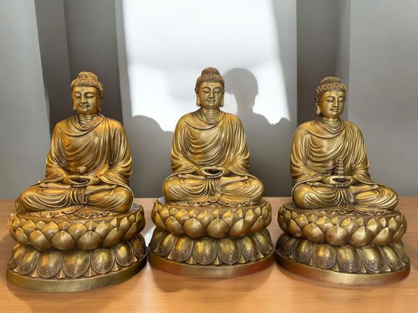 Tượng tam thế bằng đồng