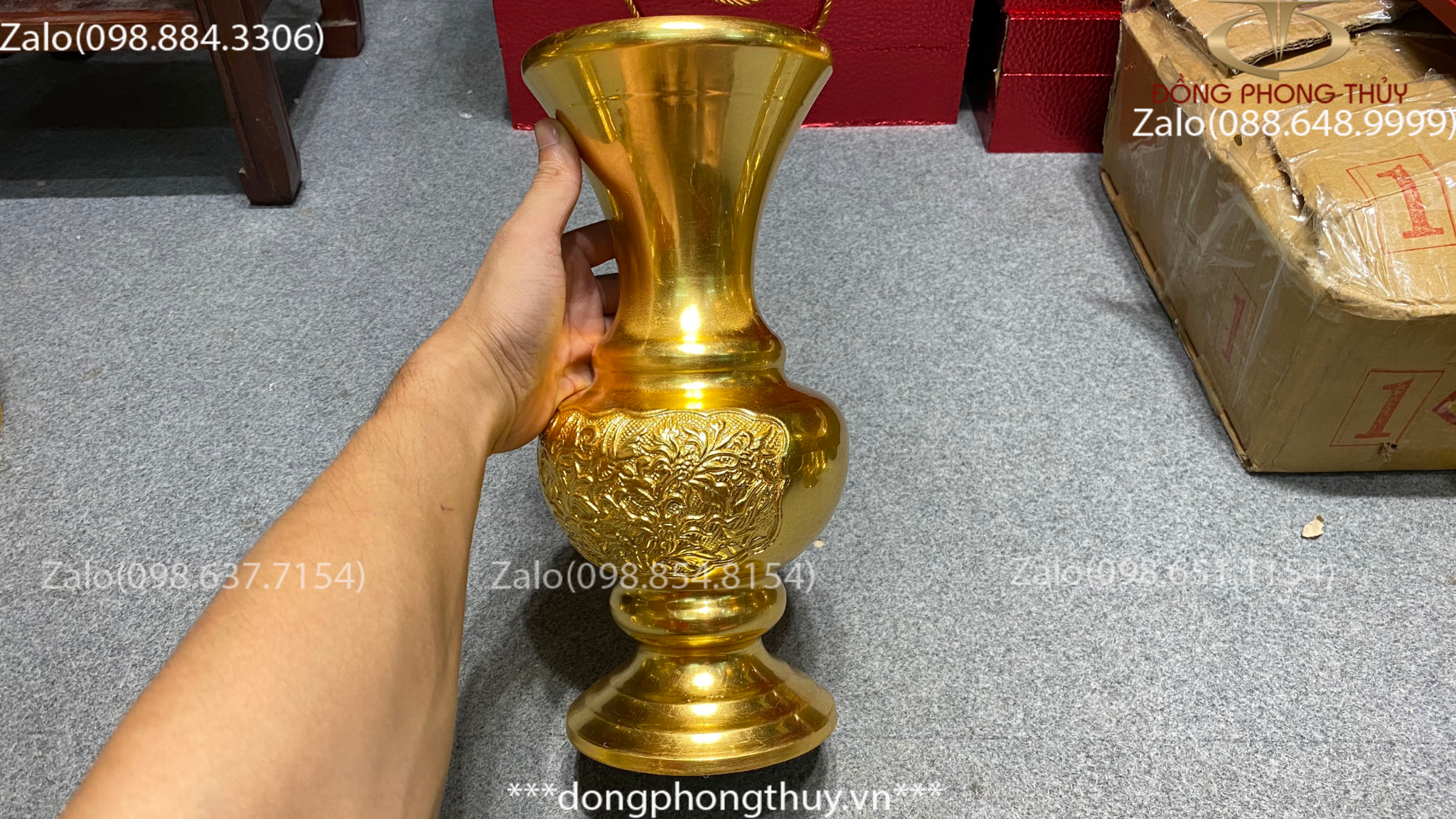 lọ hoa bằng đồng mạ vàng 24k