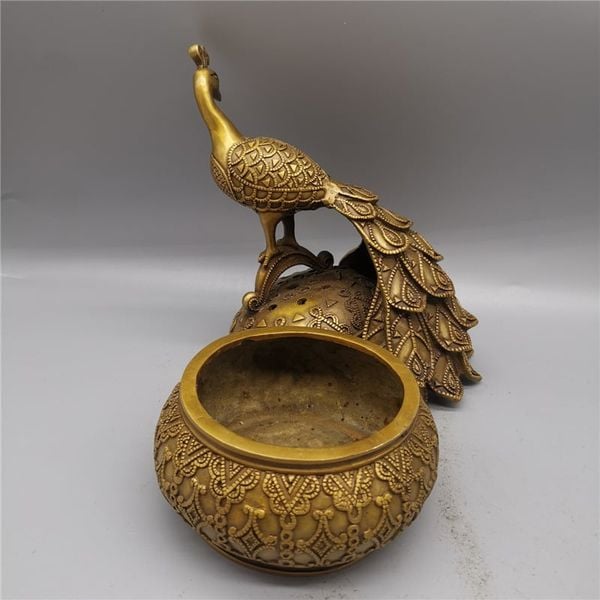 Lư xông trầm công đuôi xòe bằng đồng