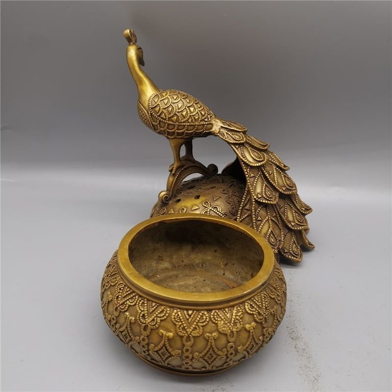 Lư xông trầm công đuôi xòe bằng đồng