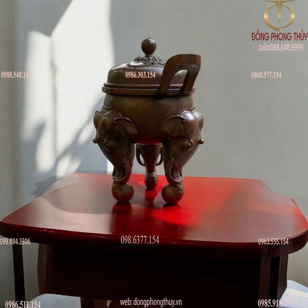 Lư trầm đế voi cao 16,5cm ngang 15cm sâu 12cm nặng 1,5kg