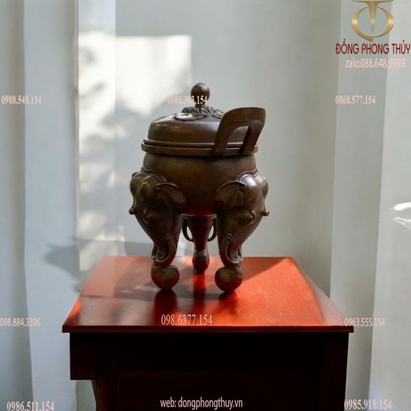 Lư trầm đế voi cao 16,5cm ngang 15cm sâu 12cm nặng 1,5kg