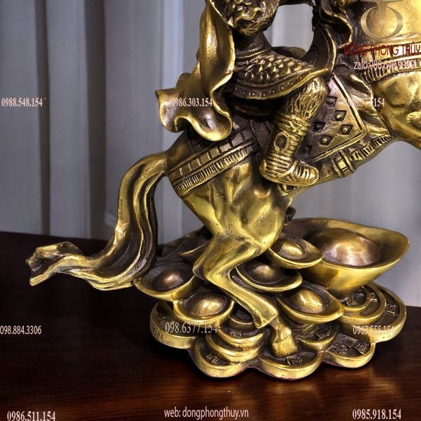 Tượng khỉ cưỡi ngựa phong thủy Mã Thượng Phong Hầu bằng đồng