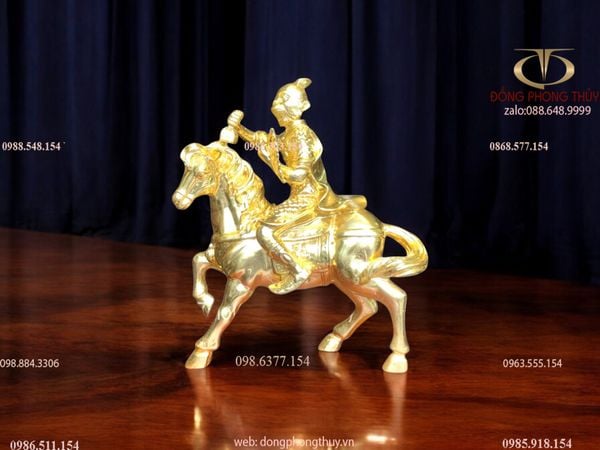 Tượng khỉ cưỡi ngựa Mã Thượng Phong Hầu bằng đồng thếp vàng 24k